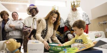 El Hospital público 12 de Octubre da la bienvenida a los Reyes Magos