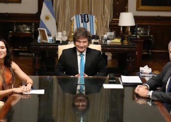 Foto Noticia: Díaz Ayuso recibida por Milei en Buenos Aires