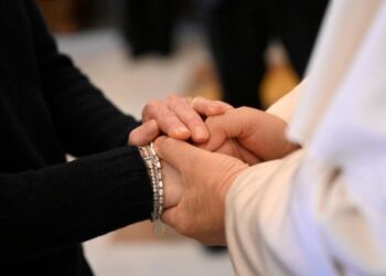 El Papa a las familias de las víctimas de Crans-Montana: «tanto dolor… estoy conmovido»