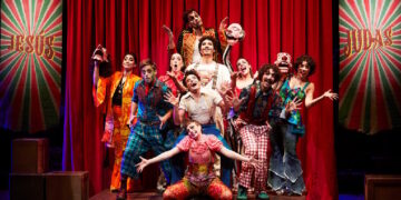 Antonio Banderas: «Mientras lo que nos rodea es efímero, el amor al otro permanece»