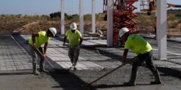 La Comunidad de Madrid cierra 2025 con la mayor reducción del desempleo en España y una bajada del -17,4% en el paro