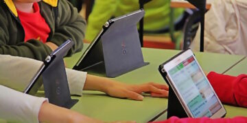 La Comunidad de Madrid incorporará herramientas de IA en EducaMadrid para que los profesores generen contenidos personalizados para los alumnos