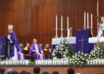 Funeral en Adamuz: «Dios estaba allí, en los vagones accidentados»