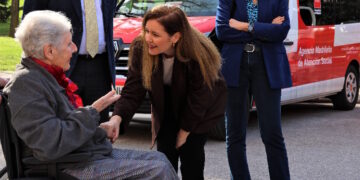 La Comunidad de Madrid incorpora 12 nuevos vehículos adaptados para el traslado de personas mayores y con discapacidad de las residencias públicas