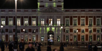 La Real Casa de Correos iluminada de verde para conmemorar el Día Mundial del Cáncer en Vías Biliares