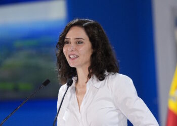 Díaz Ayuso acusa al Gobierno de “obsesión” por acabar con el “modelo de libertad” sanitario elegido por los madrileños en las urnas