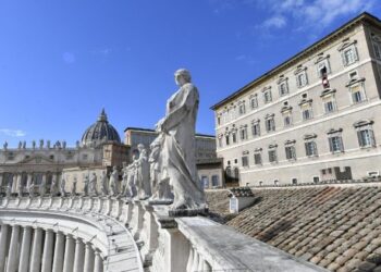Laicos en puestos de autoridad en la Curia: Un comentario del cardenal Ouellet