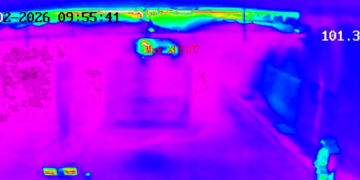 Simulacro de incendio de un autobús eléctrico para adaptar los intercambiadores de transporte madrileños a este tipo de vehículos