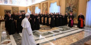 León XIV: En la vida religiosa la autoridad es servicio, no dominio
