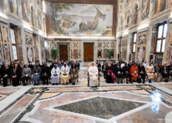 El Papa: Faltan progresos en la tragedia de los niños sin cuidados ni derechos