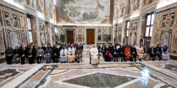 El Papa: Faltan progresos en la tragedia de los niños sin cuidados ni derechos