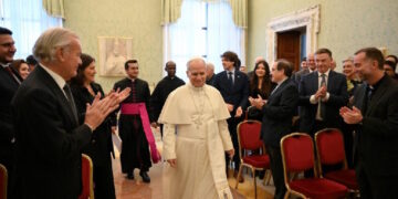 El Papa agradece a millones por rezar a través de su red internacional