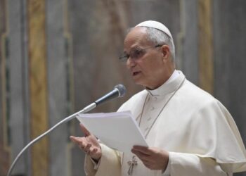 Ejercicios Espirituales. El Papa: Una experiencia profunda, me sentí invitado a reflexionar