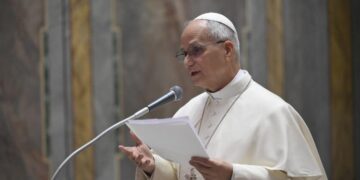 Ejercicios Espirituales. El Papa: Una experiencia profunda, me sentí invitado a reflexionar