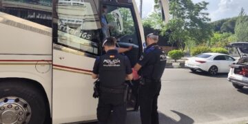 La Policía Local de Majadahonda refuerza la vigilancia de camiones y autobuses para garantizar la seguridad vial