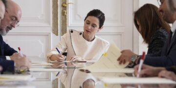 Díaz Ayuso agradece a los rectores su “lealtad y rigor” en la negociación del nuevo modelo de financiación: “Me siento muy honrada de ser presidenta de la Comunidad de Madrid”