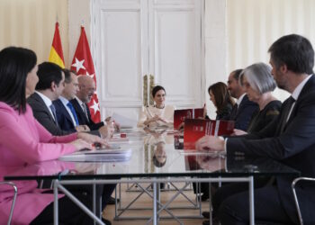 Díaz Ayuso acuerda con las seis universidades públicas el nuevo modelo de financiación que alcanza los 14.800 millones de euros hasta 2031