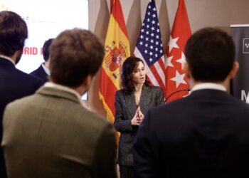 Díaz Ayuso expone en Nueva York una decena de proyectos estratégicos para que los empresarios norteamericanos sigan “poniendo sus ojos” en Madrid