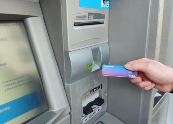 Los 61 municipios de menos de 5.000 habitantes sin sucursal bancaria de la región madrileña contarán con cajero automático