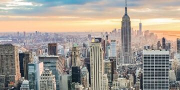 Díaz Ayuso viaja a Nueva York con una agenda enfocada en atraer a Madrid nuevas inversiones de empresas líderes mundiales