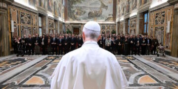 El Papa: presencia y protección para responder a las inquietudes de los jóvenes