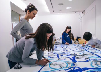 Salas de exposiciones en Madrid convertidas en espacios creativos para realizar talleres en familia esta Semana Santa