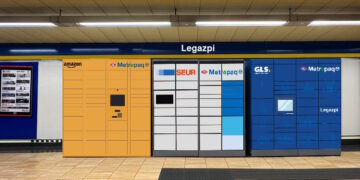 En la Línea 3 de Metro se instalan las primeras taquillas inteligentes del proyecto Metropaq para la recogida de paquetes