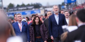 Díaz Ayuso asiste junto al Rey Felipe VI a la primera carrera en España del Campeonato del Mundo de Fórmula E