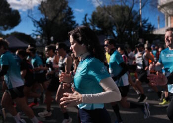 Díaz Ayuso participa junto a 6.000 corredores en la 43º Carrera del Agua: “Estamos muy orgullosos de una de las joyas de Madrid”