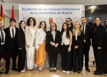 Tres de los diez mejores enfermeros residentes de España eligen la sanidad pública madrileña para su formación