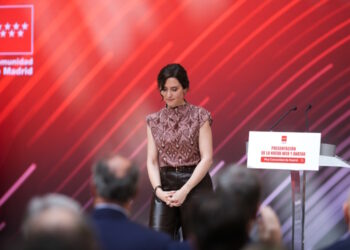 Díaz Ayuso presenta el avatar SOL con una nueva web para ahorrar tiempo y facilitar la vida a los madrileños en su relación con la Administración