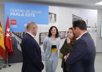 Díaz Ayuso subraya el fortalecimiento de la Atención Primaria madrileña con la apertura de dos nuevos centros sanitarios públicos en Parla
