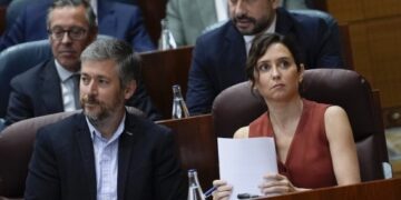 Díaz Ayuso en la Asamblea de Madrid: “La Puerta del Sol se va a convertir este sábado en la Plaza de la Libertad frente a la táctica del muro de Sánchez”