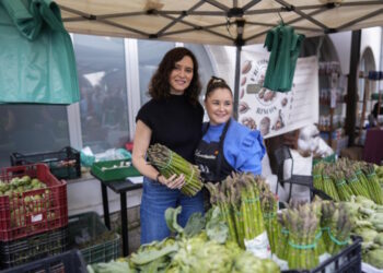 Díaz Ayuso visita el Día del Mercado de la Cámara Agraria para poner en valor la calidad de los productos madrileños de proximidad