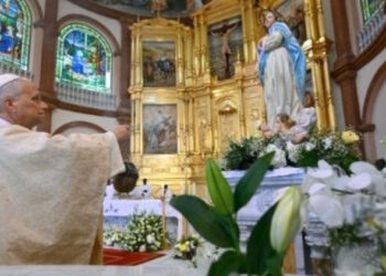 El Papa en la misa en Mongomo pide un futuro habitado por la esperanza