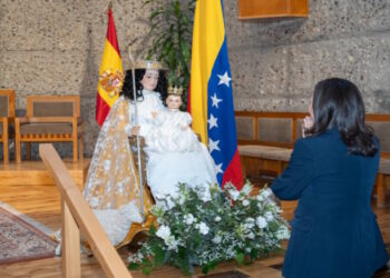 María Corina Machado visita la madrileña parroquia de Santa Elena