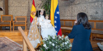 María Corina Machado visita la madrileña parroquia de Santa Elena