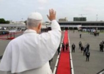 El Papa León se despide de Angola y llega a Guinea Ecuatorial