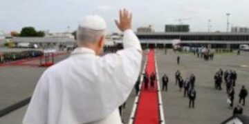 El Papa León se despide de Angola y llega a Guinea Ecuatorial