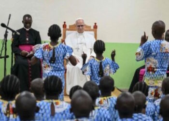 León XIV a los huérfanos de Yaundé: Llamados a un futuro más grande que sus heridas