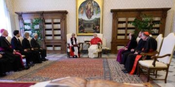 El Papa: Anglicanos y católicos deben seguir trabajando para superar las diferencias