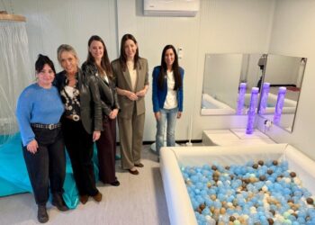 La alcaldesa reitera su compromiso con la Educación Especial en una visita a CEPRI para celebrar el Día Mundial del Autismo