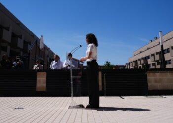 Díaz Ayuso entrega en Pinto las llaves de una nueva promoción del Plan Vive de alquiler asequible: “Hoy empiezan 422 nuevos proyectos de vida”