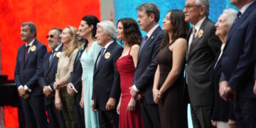 Díaz Ayuso entrega las Grandes Cruces de la Orden del 2 de Mayo como reconocimiento a personalidades, instituciones y entidades sociales