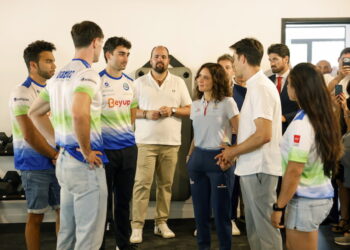 Díaz Ayuso celebra el 50º aniversario de la Escuela de Piragüismo Aranjuez, “auténtica cantera de talento y mejor club español”