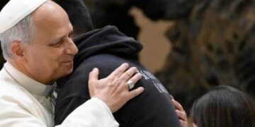 El Papa a un joven “inquieto”: el tiempo es un maestro y cura todo