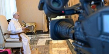 El Papa pide recuperar el valor de la humanidad ante el auge de los chatbots