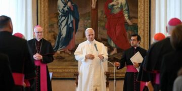El Papa: la era hipermediática genera pobreza espiritual, no diluir el Evangelio