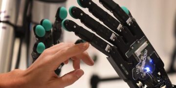 Entre algoritmos y personas: cómo custodiar la comunicación humana