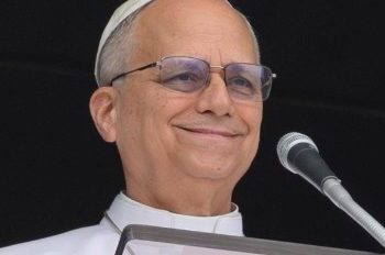 Regina Caeli: el Papa recuerda que el amor de Dios no es idea humana, sino «vida divina»